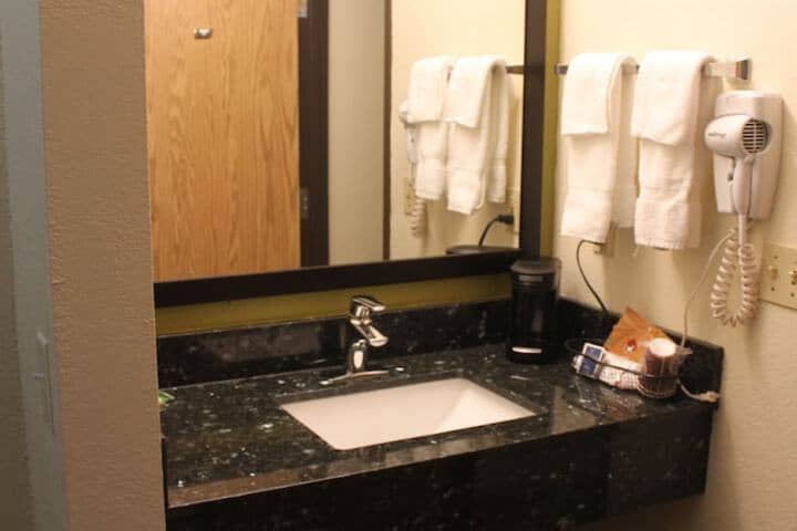 Bathroom sink
