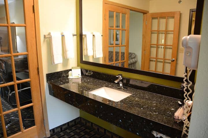Bathroom sink