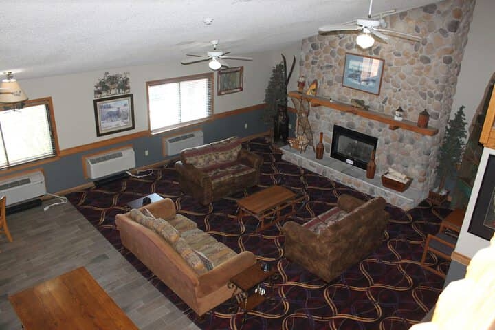 Lobby lounge